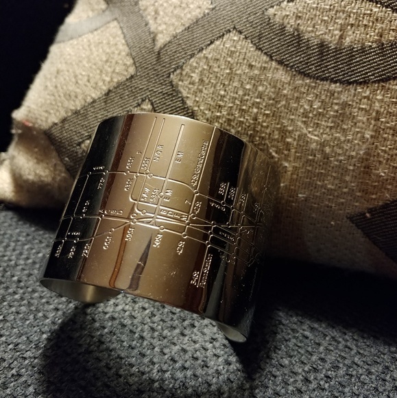 NYC map bracelet - Picture 3 of 3